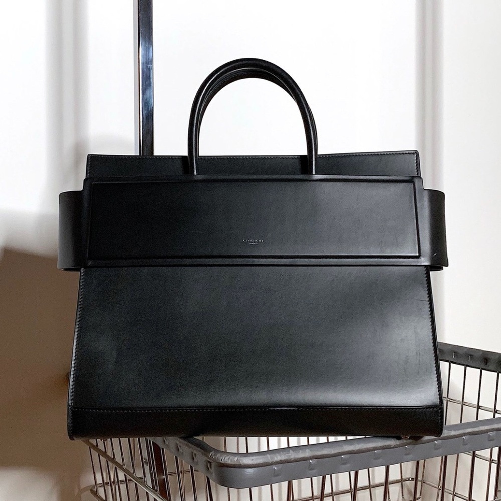 GIVENCHY HORIZON BAG (BLACK CALFSKIN)